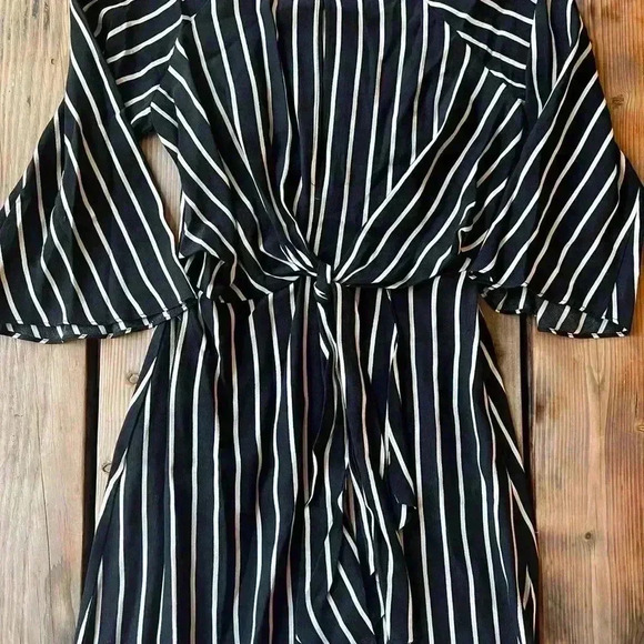 TOPSHOP Womens Black/Cream Long Sleeved Striped Dress Size 2 - Picture 3 of 5